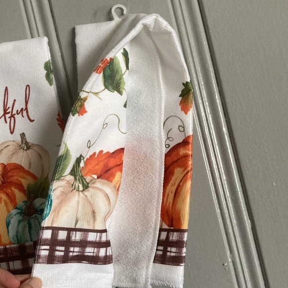 NWT-Set of 3- Cream, Blue & Orange Fall Pumpkins & Thankful Kitchen Towels 25x15 - Picture 11 of 17